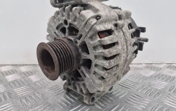 Mercedes-Benz C W204 Generator/alternator A0009067702 FG18S128 413009111