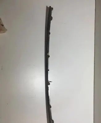 Front bumper splitter molding