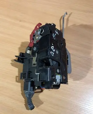 Audi A4 S4 B6 8E 8H Front door lock 8E1837016C