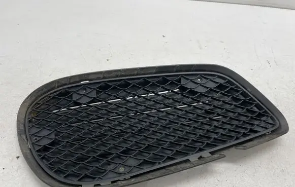 Mercedes-Benz E W212 Front bumper lower grill A2128852723