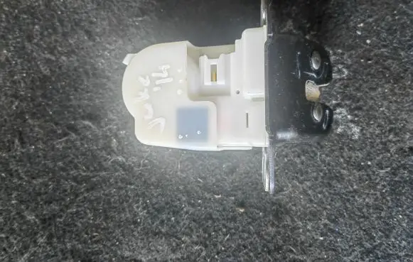 Nissan Juke I F15 Tailgate/trunk/boot lock/catch/latch