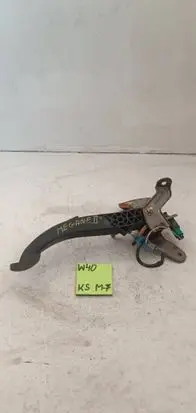 Renault Megane II Clutch pedal 65666566