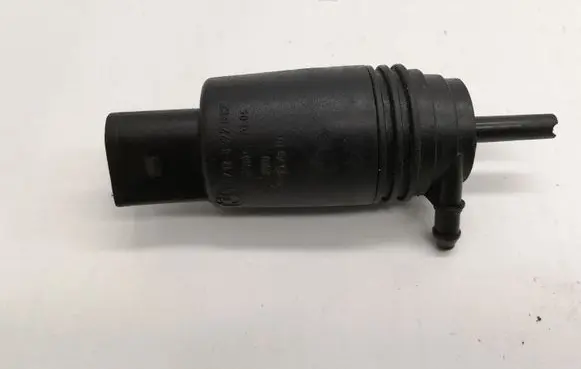 BMW 5 E39 Windscreen/windshield washer pump 8377612