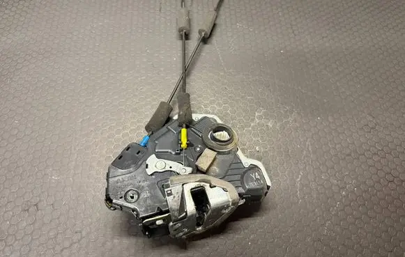 Lexus RX 330 - 350 - 400H Front door lock 7E3114