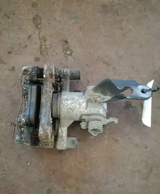Nissan Primera Front brake caliper