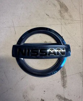 Nissan Leaf I (ZE0) Manufacturer badge logo/emblem 