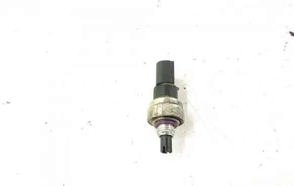 Mercedes-Benz CLK A209 C209 Air conditioning (A/C) pressure sensor 2038300472 A2038300472