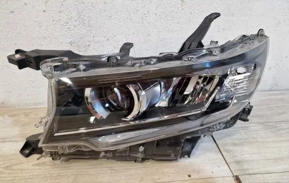 Toyota Land Cruiser (J150) Headlight/headlamp