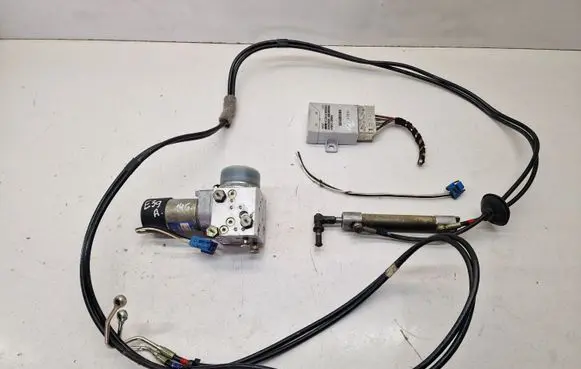 BMW 5 E39 Tailgate hydraulic pump motor 7004889 6909664 HB70020002