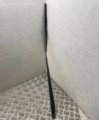 Toyota Yaris Front wiper blade arm 852110d020