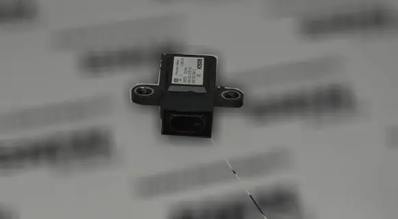BMW 5 E39 ESP acceleration yaw rate sensor 6753694 0265005248