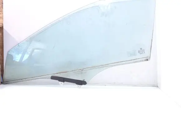 Honda Civic Front door window glass four-door AS2