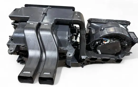 Chrysler Pacifica Interior heater climate box assembly 68226551ai