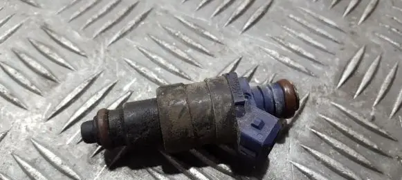 Renault Megane I Fuel injector 866313