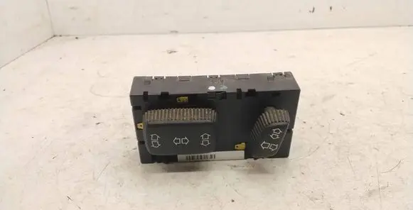 BMW 5 E39 Seat control switch 8381609 61318381609 110187