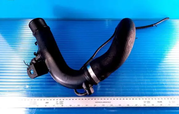 Toyota Avensis T250 Intercooler hose/pipe 173620R011