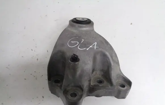 Mercedes-Benz GLA W156 Engine mounting bracket A2462401109