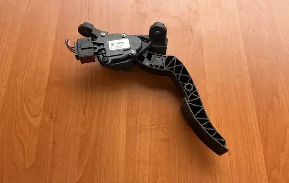 Hyundai i10 Accelerator throttle pedal B9010