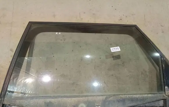 Audi A6 S6 C5 4B Rear door window glass AS2