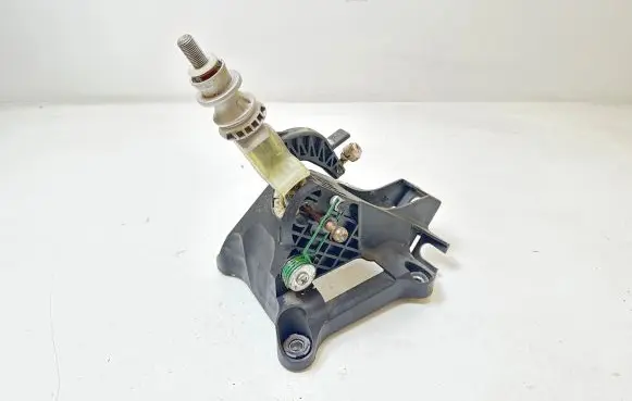 Toyota Auris 150 Gear shifter/selector 112102102
