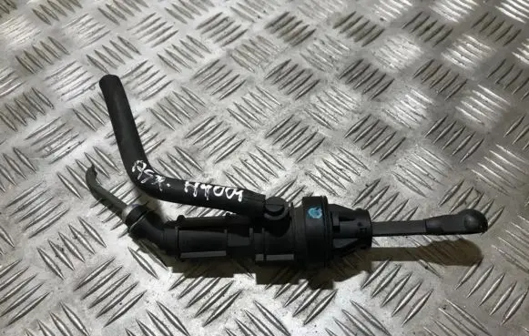 Mitsubishi ASX Clutch master cylinder