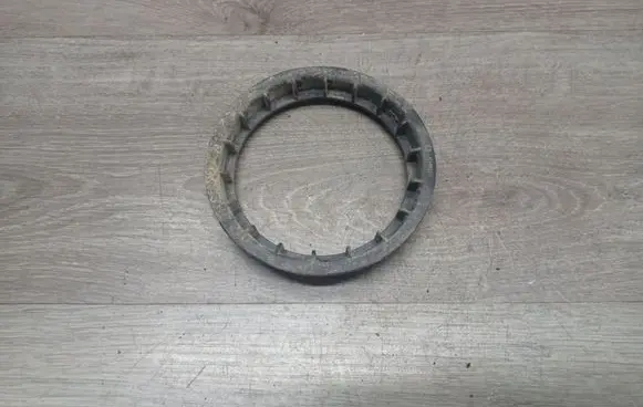Volvo V70 In tank fuel pump screw locking ring/nut 8649739