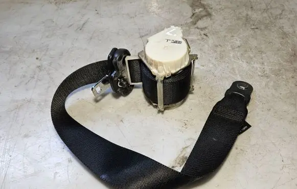 Ford Focus Front seatbelt 4M51A61295AK