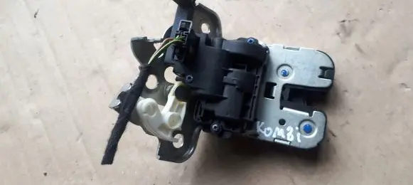 Audi A4 S4 B8 8K Tailgate/trunk/boot lock/catch/latch 8K9827505