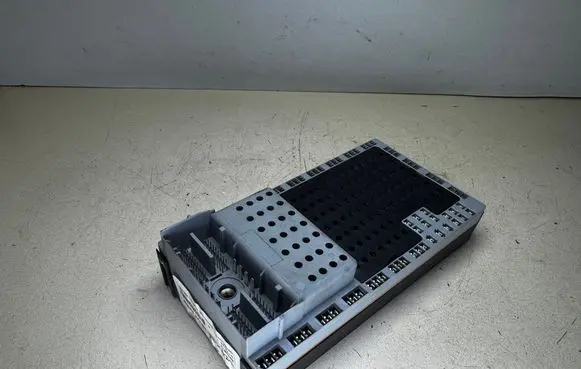 Volvo V70 Comfort/convenience module 9452596 8633872 01W175