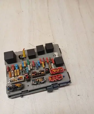 Renault Espace II Fuse module 