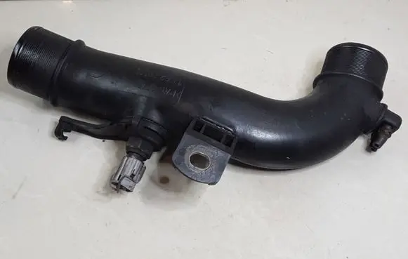 Toyota Avensis T250 Intercooler hose/pipe 173620R010