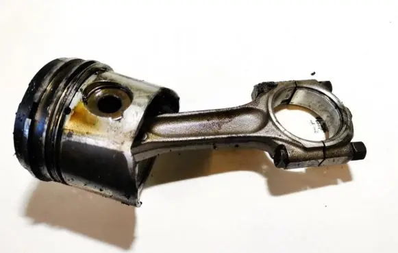 Citroen Xsara Picasso Piston with connecting rod