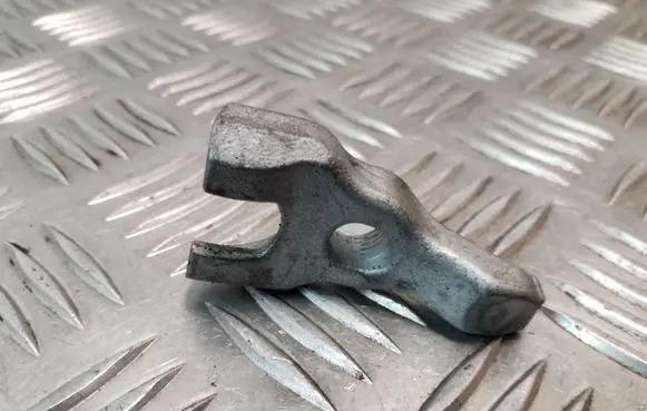 BMW 1 E81 E87 Fuel Injector clamp holder