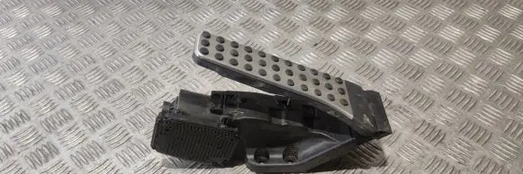 Mercedes-Benz E W213 Accelerator throttle pedal A2133001100