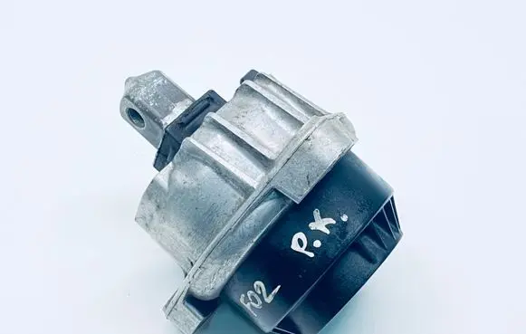 BMW 7 F01 F02 F03 F04 Engine mount bracket 6777373 22116777373