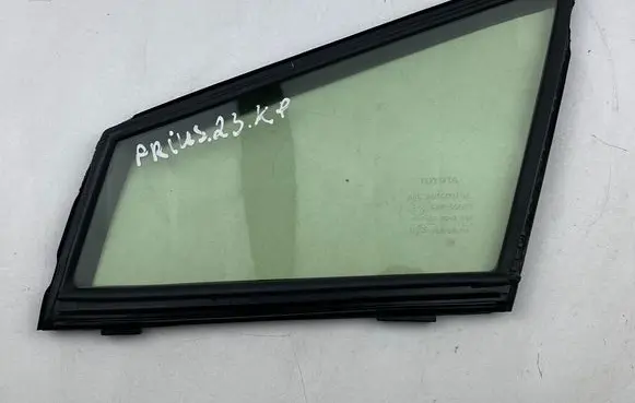 Toyota Prius xw60 Front triangle window/glass 43R00033