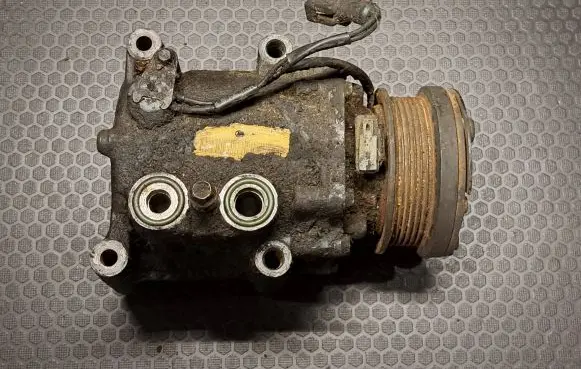 Ford Focus Air conditioning (A/C) compressor (pump) RFXS4H19D647AB