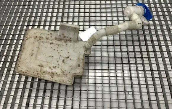 Volkswagen Touran I Windshield washer fluid reservoir/tank 1K0955453Q