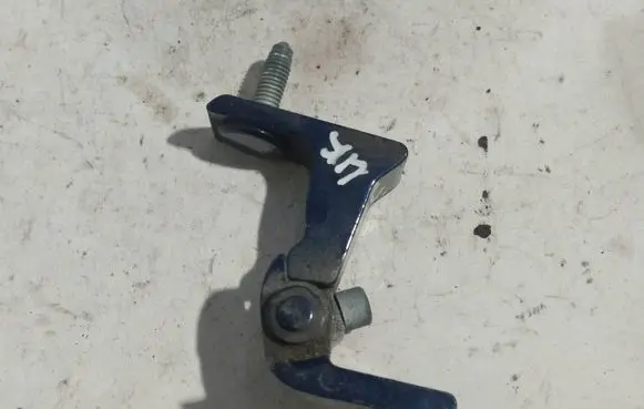 Audi A4 S4 B9 Front door upper hinge 8W0831403A A046574