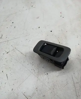 Suzuki Grand Vitara I Electric window control switch 3799575F0 C8HS35 0238D4