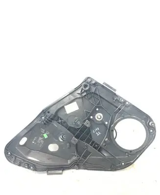 Rear door manual window regulator