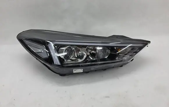 Hyundai Tucson TL Headlight/headlamp 92102D7600
