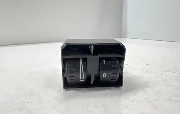 Volkswagen Touran I Headlight level height control switch 1T0941333B