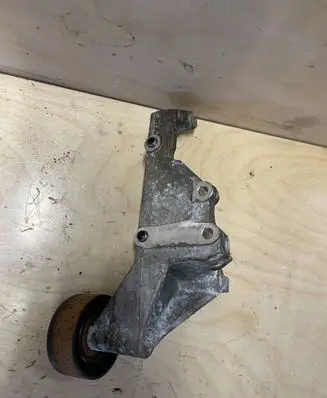 Hyundai H-1, Starex, Satellite Generator/alternator bracket 