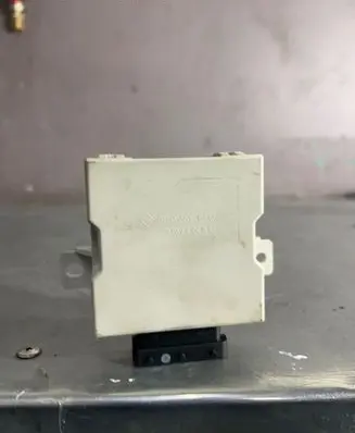 Toyota Corolla Verso AR10 Window wiper relay 150696 2206007
