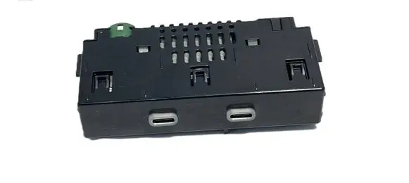 Skoda Enyaq iV USB socket connector 657035736 34753