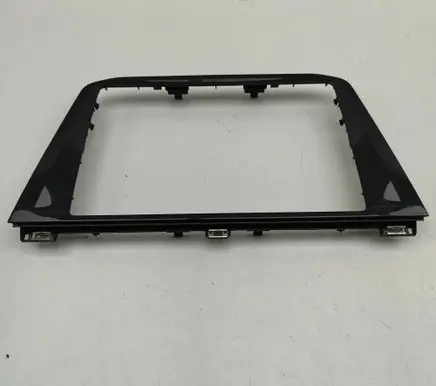 Volkswagen Tiguan Radio/GPS head unit trim 5NA858071D