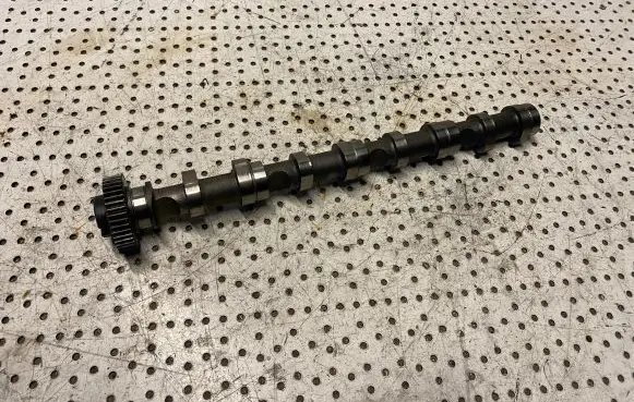 Volkswagen Caddy Camshaft 