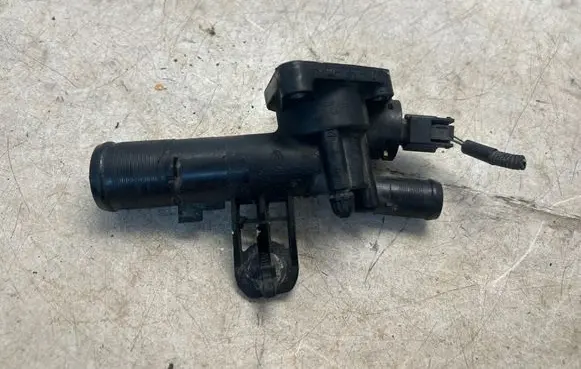 Renault Clio IV Thermostat 8200954328C