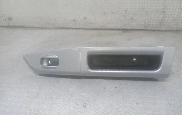 Hyundai Getz Electric window control switch 935801C000